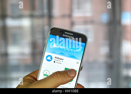 Montréal, Canada - le 23 décembre 2016 : Google Fonds d'application sur l'écran Samsung S7 Banque D'Images