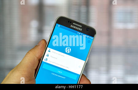 Montréal, Canada - le 23 décembre 2016 Wordpress : application sur l'écran Samsung S7 Banque D'Images