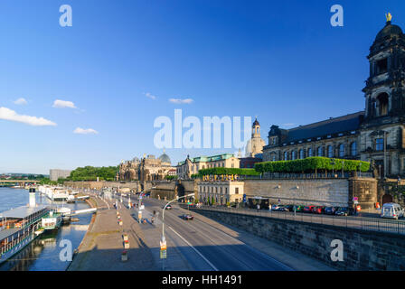Dresde : Brühlsche Terrasse sur l'Elbe à l'église Notre Dame et state house (à droite), , Sachsen, Saxe, Allemagne Banque D'Images