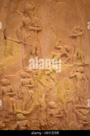 Sumérien antique sculpture sur pierre avec l'écriture cunéiforme l'écriture de scripts Banque D'Images