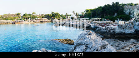 Vue panoramique sur la baie de Kallithea, dans l'île de Rhodes, Grèce Banque D'Images