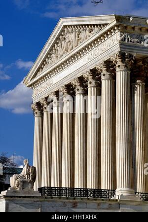 Washington, DC : La façade néo-classique de 1935 la Cour suprême des États-Unis sur la première rue SE Banque D'Images