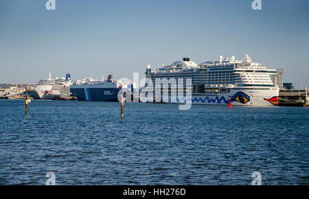 Aida cruise ship in port à Southampton docks Banque D'Images