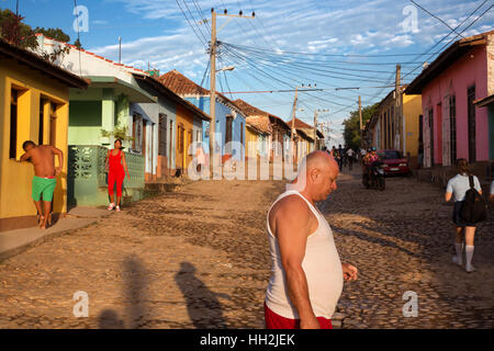 Tôt le matin dans une rue de Trinidad, Cuba Banque D'Images