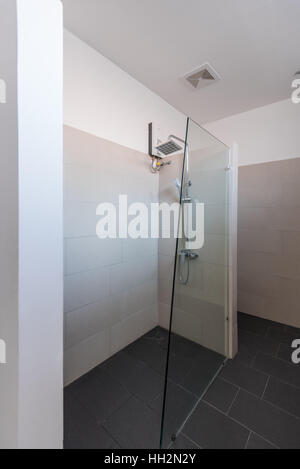 Salle de bains moderne à l'intérieur ou à l'hôtel home Banque D'Images