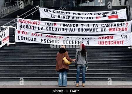 Les pilotes Uber DCV Manifestation à Paris, le 16 janvier 2017, Place de la Bastille, Paris Banque D'Images