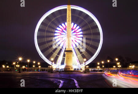 L'obélisque de Louxor est à 23 mètres de haut obélisque debout au centre de la place de la Concorde à Paris, France.Il était à l'origine situé à une Banque D'Images