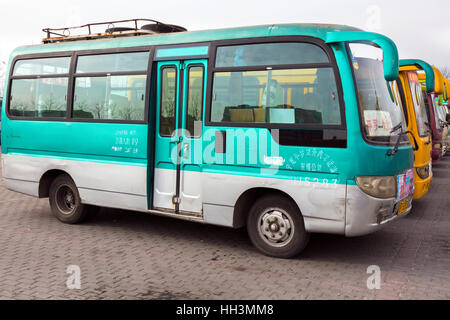 Minibus local à la Division Dépôt, Shizuishan, Ningxia, Chine Banque D'Images