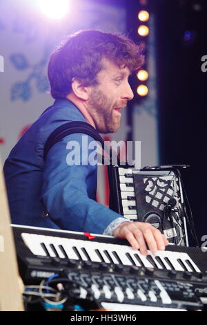 Martin Green de LAU sur scène à Hatfield House Folk par le concert de chêne 2016 Banque D'Images