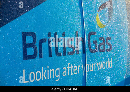 British Gas Gel Gel van / signe / logo / sparkles couvert de givre sur mousseux frosty froid matin d'hiver glacial. UK Banque D'Images