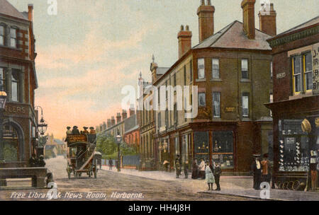 High Street, Harborne, Birmingham, West Midlands, l'emplacement de la bibliothèque et salle de presse (centre de l'image, de l'autre côté de la route, aux balustrades). Banque D'Images