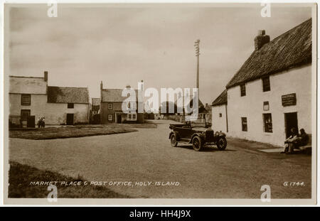 Le marché & bureau de poste - l'île sacrée de Lindisfarne, Northumberland, Angleterre - un raz-de-île au large de la côte nord-est de l'Angleterre avec une histoire enregistrée à partir du 6ème siècle. Un centre important de le christianisme celtique sous Saints Aidan de Lin Banque D'Images