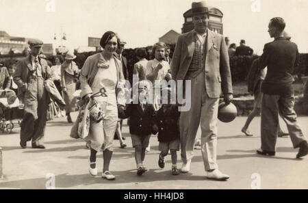 Famille en vacances à Margate, 1936 Banque D'Images