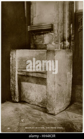 Un tabouret Frith anglo-saxonne à Beverley Minster, East Riding of Yorkshire. Coin soi-même sur un tabouret-frith (également connu sous le nom de Frid tabourets, signifiant 'chaises' la paix) était parfois une exigence pour demander refuge dans certaines églises anglaises. Banque D'Images