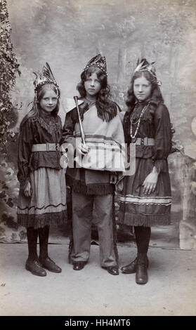 Trois petites filles en costume indien en studio photo Banque D'Images