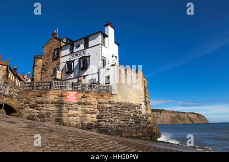 Le Bay Hotel, Robin Hood's Bay, North Yorkshire, Angleterre, Royaume-Uni Banque D'Images