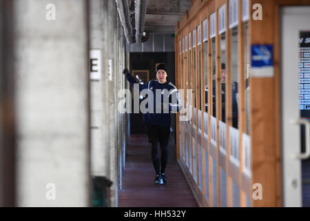 Miika Wiikman, Cerbère pour le GMB Nottingham Panthers l'échauffement pour un jeu en Ritten Arena, de l'Italie. Banque D'Images