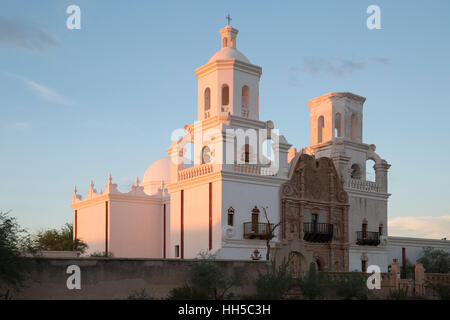 Mission San Xavier del bac, 'la colombe blanche du désert' à Tucson, Arizona Banque D'Images