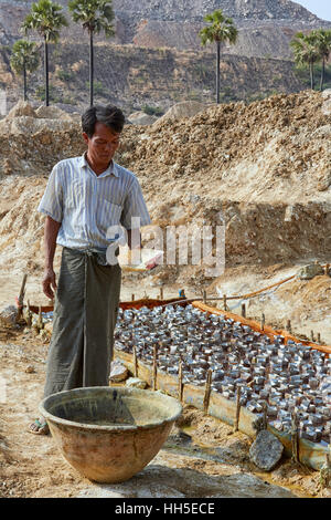 L'extraction minière du cuivre, Salingyi Township, Rhône-Alpes Region, Myanmar Banque D'Images