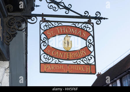 Inscrivez-vous au 13 siècle St Thomas de Canterbury église paroissiale, High Street, Salisbury, Wiltshire, Angleterre, Royaume-Uni Banque D'Images