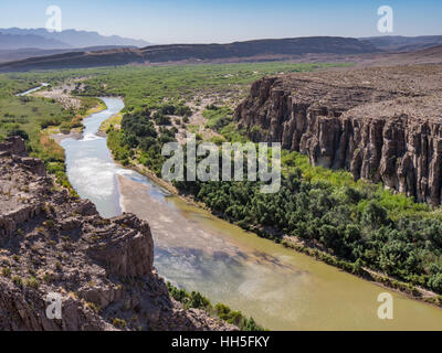 Rio Grande River de Hot Springs Canyon Trail, Rio Grande Village, Big Bend National Park, Texas. Banque D'Images