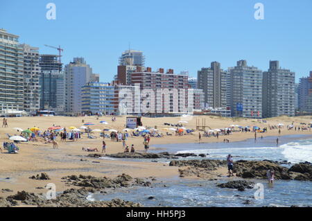 La belle ville de Punta del Este en Uruguay Banque D'Images
