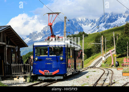 Le Tramway du Mont Blanc de Saint Gervais en été Banque D'Images