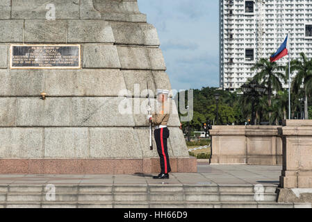 Garde côtière canadienne au monument de Jose Rizal Luneta Park. Manille, Philippines Banque D'Images