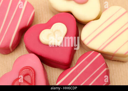 Petits fours en forme de coeur pour la Saint-Valentin Banque D'Images