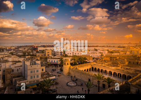 Beau coucher du soleil à Sousse, Tunisie. Banque D'Images