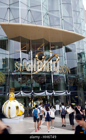 Entrée du centre commercial Siam Paragon à Bangkok - Thaïlande Banque D'Images