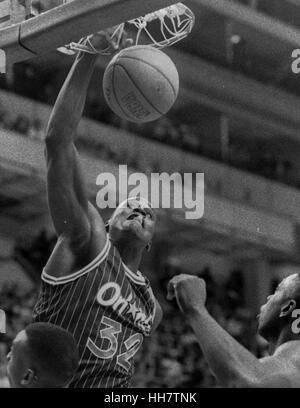 Orlando Magic Shaquille O'Neal dunks contre les Boston Celtics en action de jeu photo de Bill belknap Banque D'Images