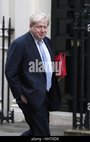 Downing Street, London, UK. 17 janvier 2017. Secrétaire des affaires étrangères Boris Johnson arrive à Downing Street pour réunion hebdomadaire du Cabinet. Credit : Dinendra Haria/Alamy Live News Banque D'Images