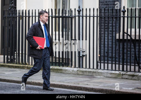 Londres, Royaume-Uni. 17 Jan, 2017. David Gauke MP arrive pour une réunion du Cabinet, au 10 Downing Street avant de premier ministre Theresa May's Déclaration historique sur Brexit. Credit : Mark Kerrison/Alamy Live News Banque D'Images