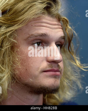 Henderson, Nevada, USA. 2 juin, 2015. College of Southern Nevada pitcher Phil Bickford pose au stade de morse à l'Henderson campus de CSN le mardi, 2 juin, 2015. Bickford devrait être l'une des vedettes dans le projet de la Ligue Majeure de Baseball. Crédit : David Becker/ZUMA/Alamy Fil Live News Banque D'Images