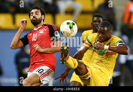 17 janvier 2017 - Port-Gentil, Libreville, Gabon - Egypt's Les joueurs se font concurrence avec des joueurs maliens pendant la coupe d'Afrique des Nations 2017 GROUPE D match de football entre le Mali et l'Egypte à Saint-Pétersbourg le 17 janvier 2017 : crédit étranger/APA/Images/fil ZUMA Alamy Live News Banque D'Images