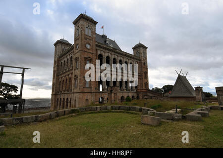 Le Palais de la Reine connue sous le Rova d'Antananarivo Madagascar a été détruit par un incendie en1955 maintenant partiellement restaurée par l'UNESCO Banque D'Images