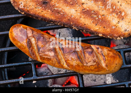 Du pain, des saucisses, du charbon, de la chaleur, de toasts, de la nourriture, de l'aliment, pain, brun, brun, Banque D'Images