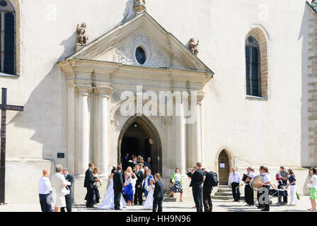 Skalica (Skalitz) : Michael's Church au marché, mariage, , , Slovaquie Banque D'Images