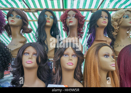 Perruques, Ridley Road, Dalston. Styles de Cheveux africains. Banque D'Images