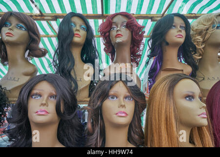 Perruques, Ridley Road, Dalston. Styles de Cheveux africains. Banque D'Images