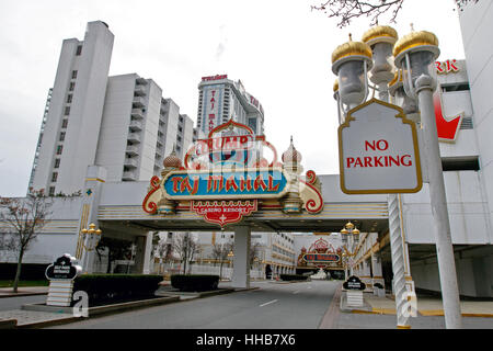 La clôture de Trump Taj Mahal casino resort et est vu complètement abandonnée. Depuis 2014 cinq casinos à Atlantic City. Banque D'Images