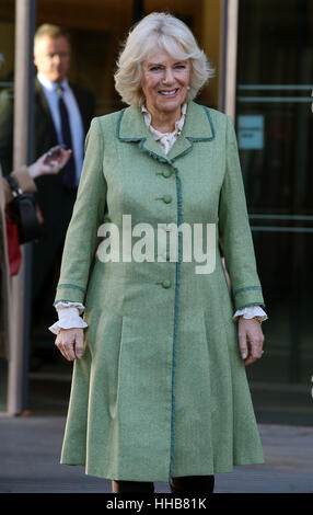 La duchesse de Cornouailles, connu sous le nom de Duchesse de Rothesay tandis qu'en Ecosse, lors de sa visite à l'Université d'Aberdeen où elle a ouvert un laboratoire à sa Foresterhill campus. Banque D'Images