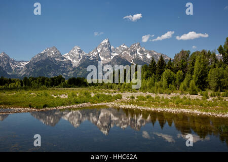 WYOMING - les Tetons se reflétant dans les étangs de castor sur la Snake River à l'atterrissage à Schwabacher Grand Teton National Park. Banque D'Images