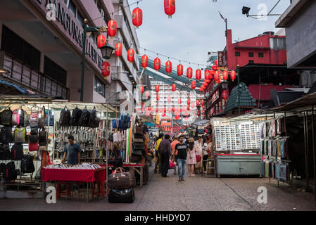 Jalan Petaling street, le principal marché dans Chinatown, Kuala Lumpur, Malaisie Banque D'Images