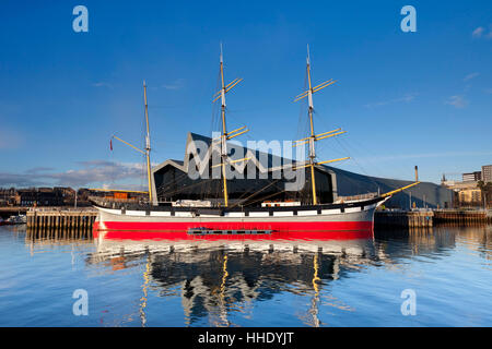 Le Riverside Museum et le navire amarré Glenlee, Glasgow, Écosse, Royaume-Uni Banque D'Images