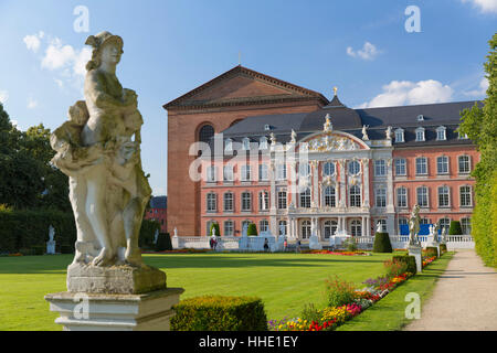 Basilique de Constantin et Palais Rococo, Trèves, Rhénanie-Palatinat, Allemagne Banque D'Images