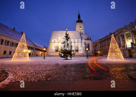 L'église Saint Marc à l'époque de Noël à Zagreb Banque D'Images