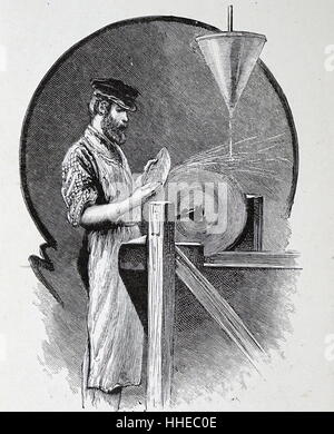 En verre de coupe : le navire de coupe a eu lieu à une roue en rotation. La trémie au-dessus de la meule contient un mélange de sable et d'eau qui goutte sur le bord de la roue. Gordon Fonderie, forge et de l'usine. Londres, 1890. Banque D'Images