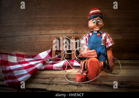 Marionnette Pinocchio en bois.Ces éléments sont une collection de mes propres. Banque D'Images